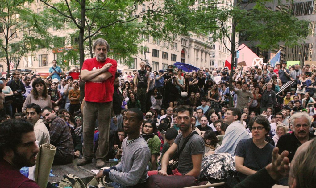 Slavoj Žižek holder tale ved Occupy Wall Street i 2011. Foto: Brennan Cavanaugh (CC BY-NC 2.0)