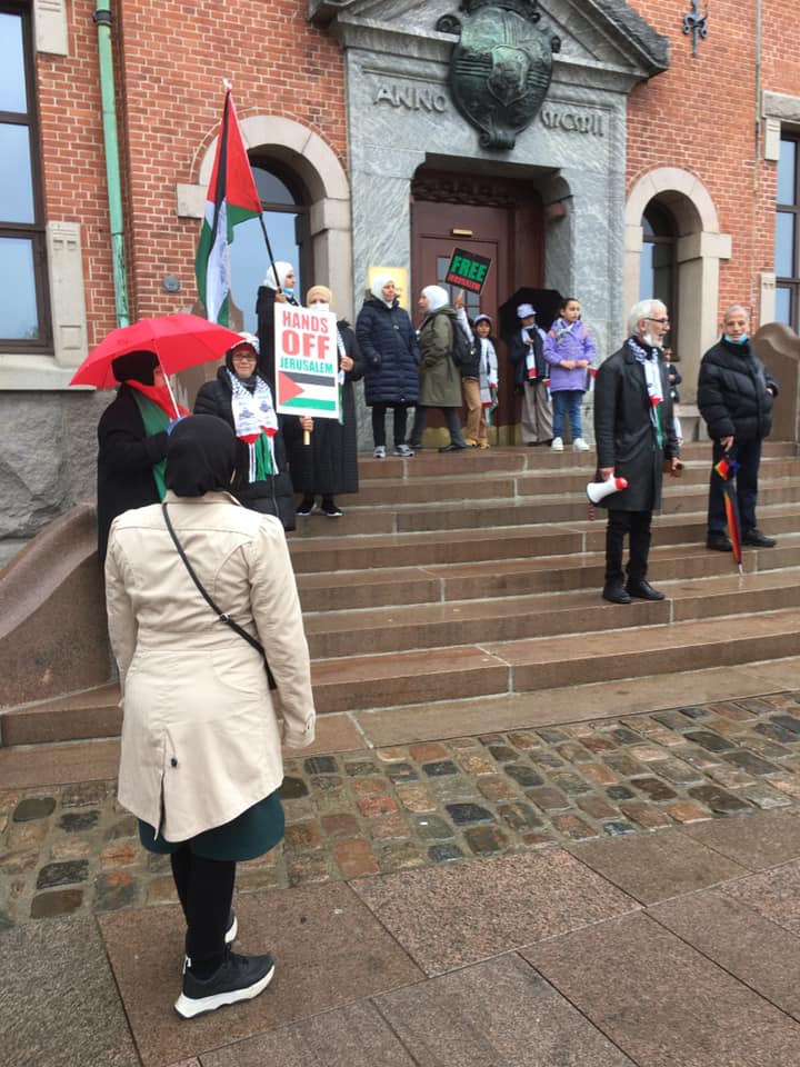 Også i Aalborg var en mindre gruppe forsamlet for at vise opbakning til Palæstina. Foto: Runa Friis Hansen / Facebook